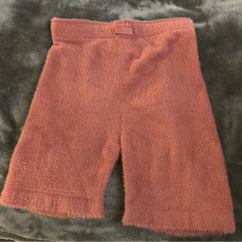 Gymshark X Whitney Simmons fuzzy knit Shorts RoseGold Size Medium - Picture 6 of 6